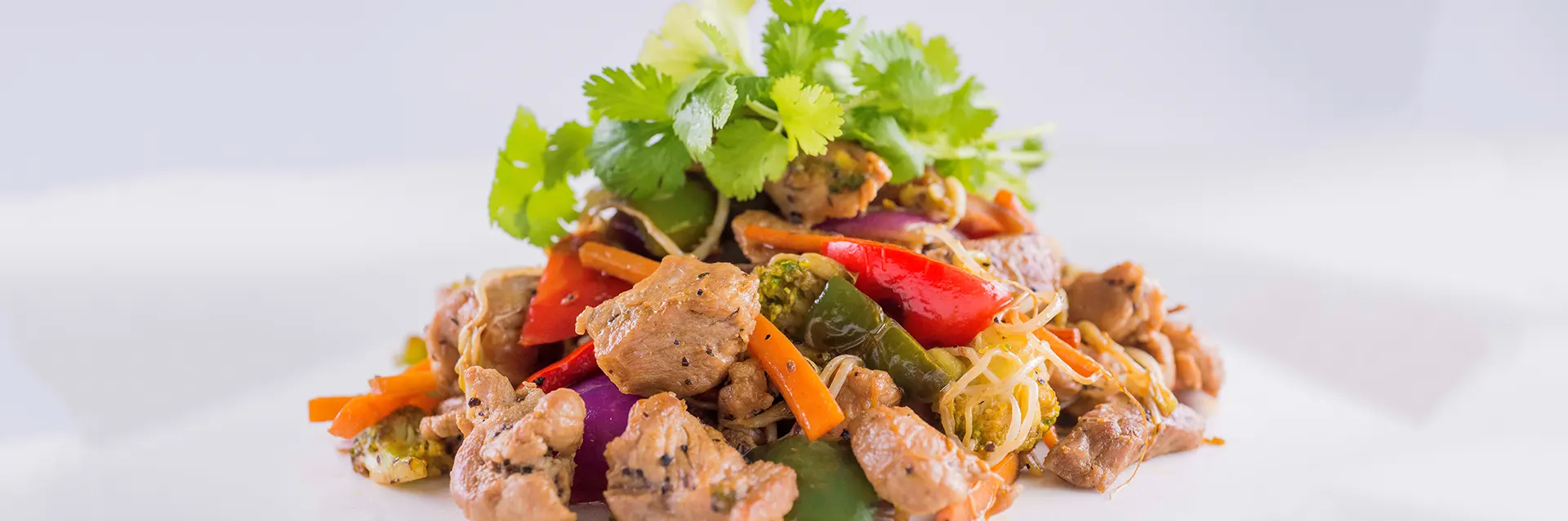 Chop suey de cerdo, disfruta un sabor oriental