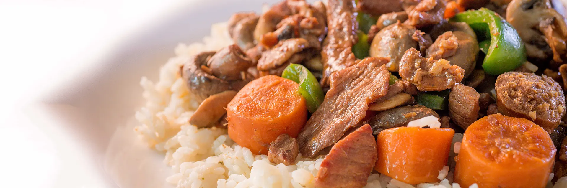 Estofado de milanesa al ajo, la virtud de mantener los sabores