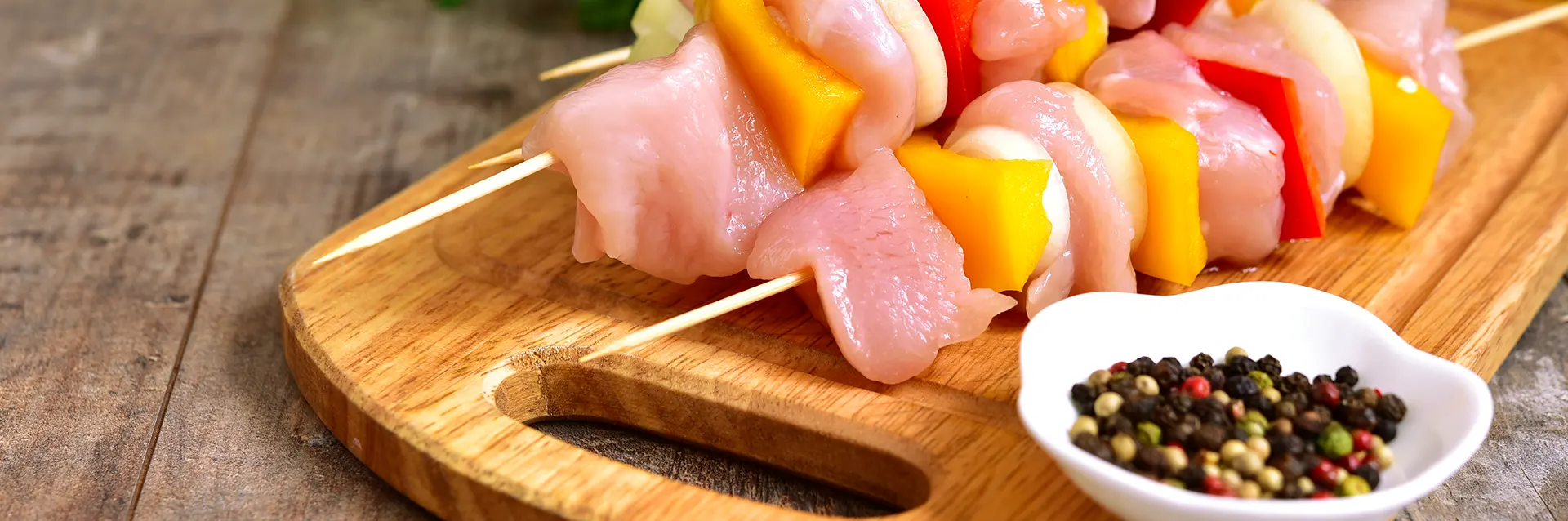 Brochetas de muslos de pollo para cuaresma