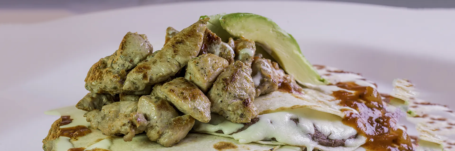 Sincronizadas oaxaqueñas con puntas de filete a las finas hierbas; siempre hay deliciosas maneras de